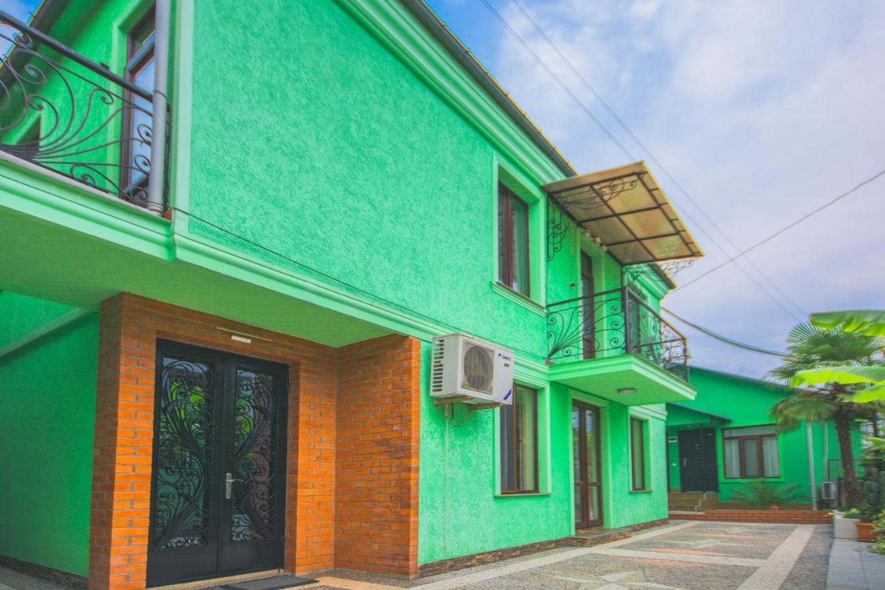 Sister'S Warm Guest House Batumi Luaran gambar